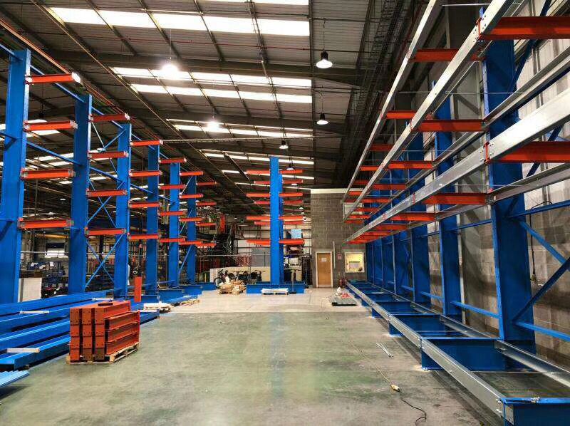 Comment les rayonnages cantilever peuvent-ils révolutionner le stockage de vos articles longs ?